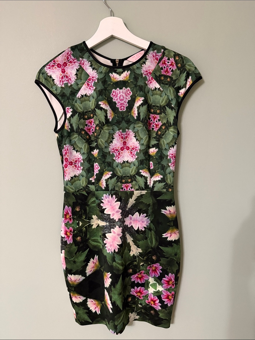Ted Baker Green Floral-Print Cap-Sleeve Bodysuit
